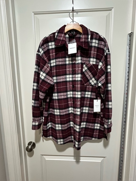 Forever 21 Jackets & Blazers - Forever 21 NWT women’s size M Burgundy and White Plaid Button-Front Shacket